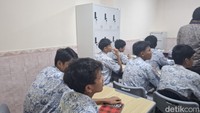 Dudung menyebut, tahun ini, pemerintah menargetkan 71 ribu sekolah selesai direvitalisasi. Revitalisasi ini meliputi perbaikan kelas, fasilitas sekolah, hingga pengadaan laboratorium atau ruangan baru. Foto: Cicin Yulianti/detikcom