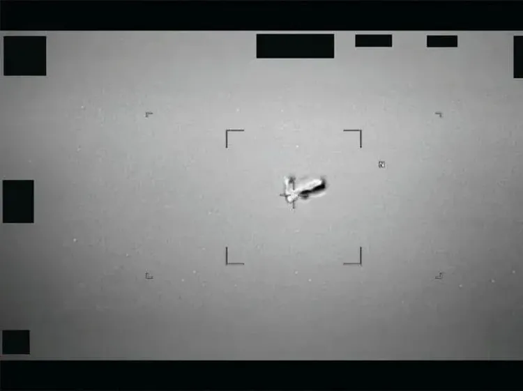 Pentagon Buka Arsip UFO Rahasia, Foto-fotonya Bikin Tercengang!