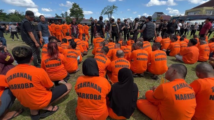 Polda Riau menangkap 500 lebih tersangka narkotika selama Operasi Antik Lancang Kuning 2026.
