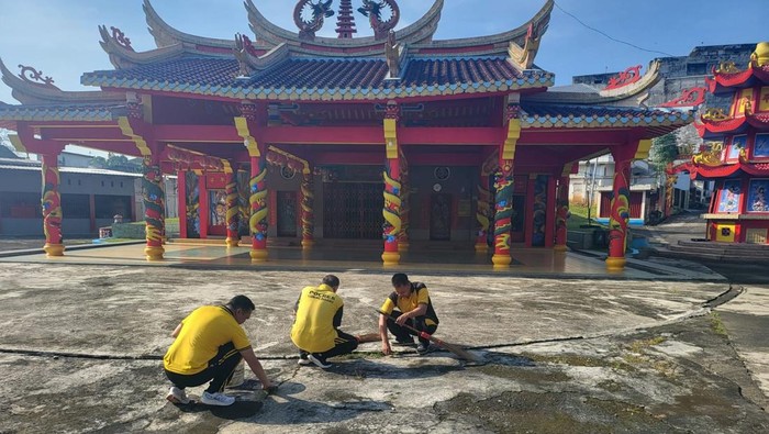 Polda Sumsel terus memperkuat komitmen menjaga keberagaman, toleransi, dan stabilitas sosial melalui pelaksanaan bakti religi untuk menyambut Hari Bhayangkara. (dok Polda Sumsel)