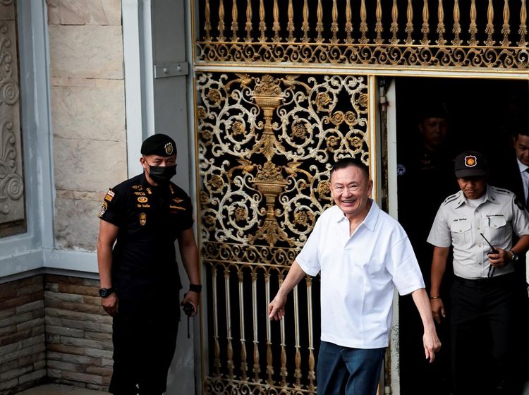 Potret Eks PM Thailand Thaksin Shinawatra Hirup Udara Bebas