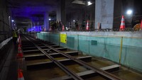 Pembangunan MRT Jakarta Fase 2A sepanjang 5,8 kilometer tersebut dilakukan secara bertahap dengan tujuh stasiun bawah tanah, yakni Thamrin, Monas, Harmoni, Sawah Besar, Mangga Besar, Glodok, dan Kota. Foto: ANTARA FOTO/Indrianto Eko Suwarso