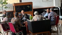 Rupiah Babak Belur, Purbaya Langsung Gelar Rapat Dadakan di Lobby Kemenkeu