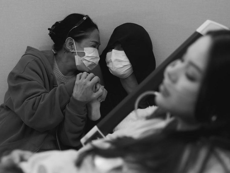 Perasaan Risa Dewi Temani Alyssa Daguise Melahirkan: Emosional dan Indah