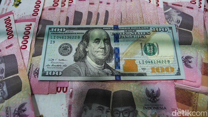 Dolar AS Hari Ini Menguat ke Rp 17.853