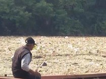 Saat Sungai Cikundul Berubah Jadi Lautan Sampah, Warga Cianjur Resah