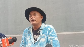 Sule Kasih Giliran ke Anak-anak untuk Kurban Tahun Ini