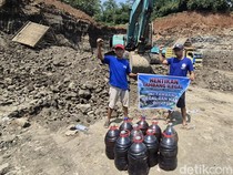Warga Tutup Galian C Ilegal di Pakis Kendal