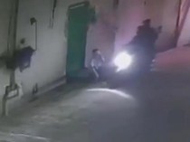 Video: WN China Diserang Gerombolan Bermotor Pengguna Narkoba di Bandung