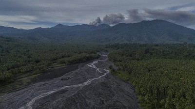 Jalur Pendakian Gunung Dukono Ditutup Usai Erupsi Mematikan