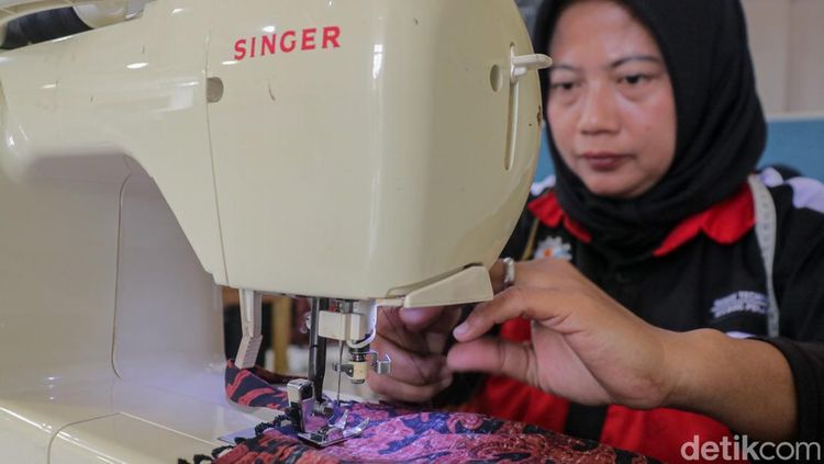 Ujian Sertifikasi Menjahit di Jatinegara Bekali Warga Siap Masuk Dunia Kerja