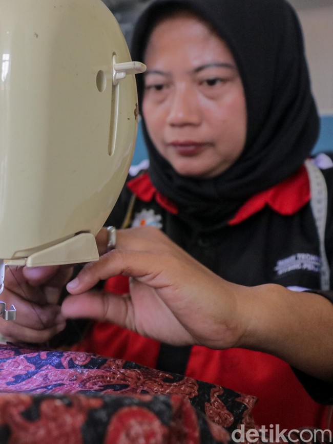 Ujian Sertifikasi Menjahit di Jatinegara Bekali Warga Siap Masuk Dunia Kerja