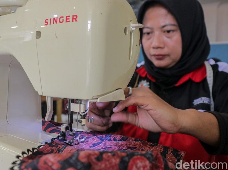 Ujian Sertifikasi Menjahit di Jatinegara Bekali Warga Siap Masuk Dunia Kerja