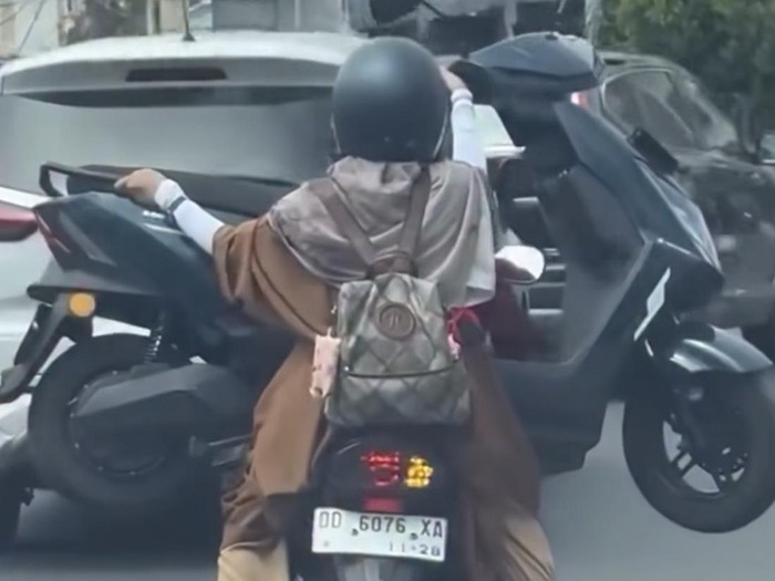 Viral motor angkut motor di Makassar.