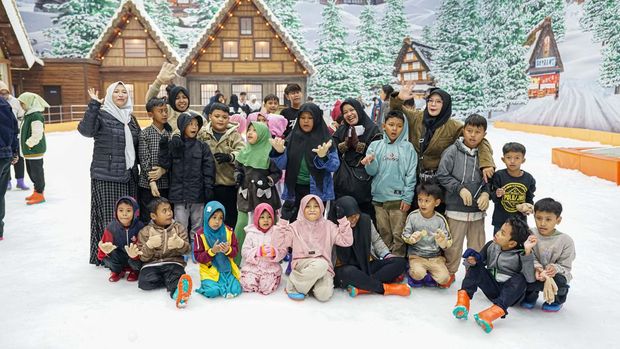 Acara CSR Trans Luxury Hotel Surabaya A Moment of Gratitude