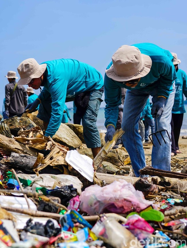 Aksi Bersih Pantai di Pandeglang Dorong Pengelolaan Sampah Berkelanjutan
