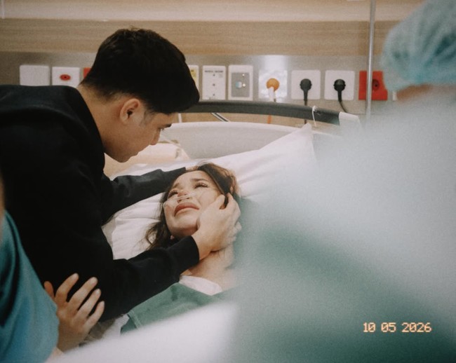 Proses persalinan berlangsung haru. Alyssa pun tak kuasa menahan air mata saat mengetahui sang putri sudah terlahir ke dunia. Foto: Instagram/@alyssadaguise