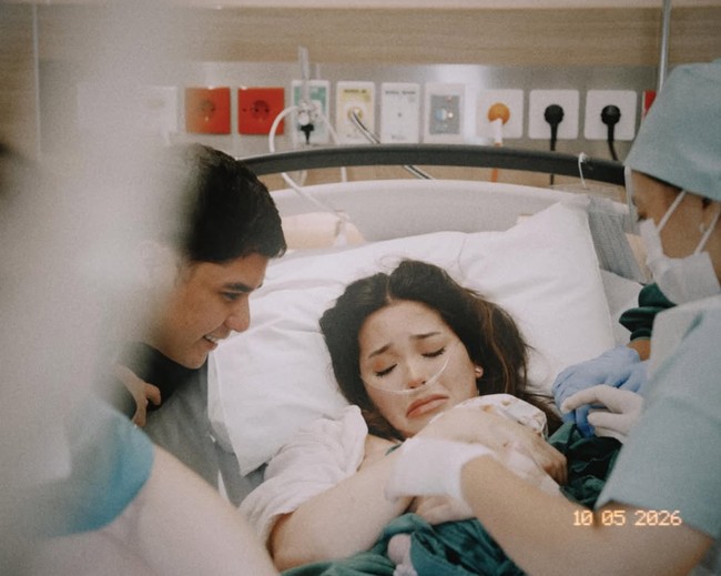 Dalam unggahan Instagramnya Alyssa juga mengucapkan terima kasih kepada semua pihak yang sudah membantu dan memberikan dukungan kepadanya. Untuk dokter kandungannya yang ternyata juga membantu persalinan ibu Alyssa saat melahirkan adik laki-laki Alyssa, untuk doula, guru olahraganya, keluarga, suami, serta seluruh pihak yang sudah ikut mendoakannya. Foto: Instagram/@alyssadaguise
