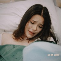 Setelah melahirkan secara normal, Alyssa juga sempat mengomentari komentar salah satu pengguna akun Threads yang menyebut wanita yang melahirkan secara normal sebagai pick me. Ia membalas cuitan tersebut dengan mengatakan, Emangnya kita ngga boleh bangga sama diri sendiri? kenapa di Indonesia apa2 langsung dibilang ‘pick me’? Padahal setiap ibu punya perjalanan & pengalaman melahirkan yang beda. Kalo ada ibu yang merasa bangga karena berhasil melewati persalinannya; dalam bentuk apa pun, let her be. Bukan berarti merasa lebih hebat dari yang lain juga. Semuanya tetap butuh perjuangan, tenaga, mental, dan keberanian seorang ibu. Foto: Instagram/@alyssadaguise
