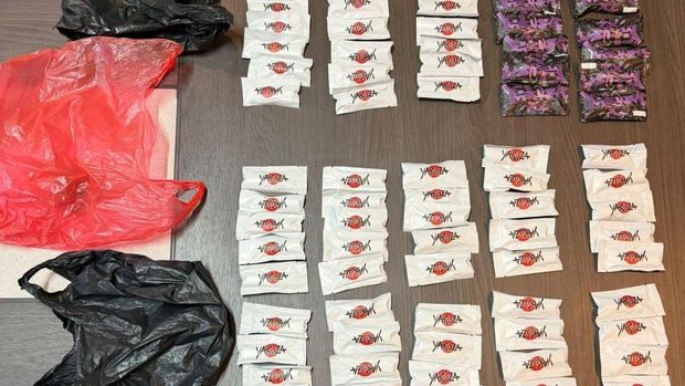 Bareskrim membongkar jaringan narkoba jenis ekstasi dan vape etomidate di hotel di Jakbar. Sebanyak 14 orang ditangkap polisi dan 3 orang masuk DPO. (dok Ist)