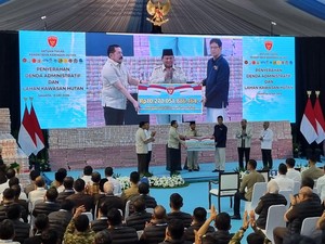 Video Penampakan Gunungan Duit Rp 10,2 T dari Kasus Hutan Dipamerkan di Kejagung