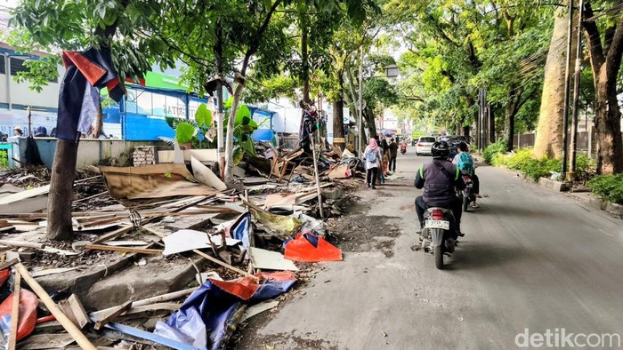 Jalan Prof. Eyckman di Kecamatan Sukajadi, Kota Bandung usai pembongkaran kios PKL