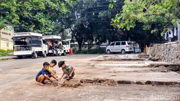 Jalan Prof. Eyckman di Kecamatan Sukajadi, Kota Bandung usai pembongkaran kios PKL
