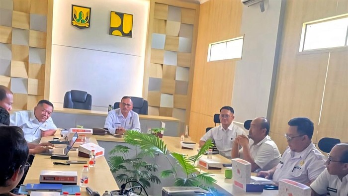 Kadis PU Kabupaten Sukabumi, Uus Pirdaus