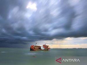 Tragedi Kapal Feri Tua Terbalik Tewaskan 41 Penumpang