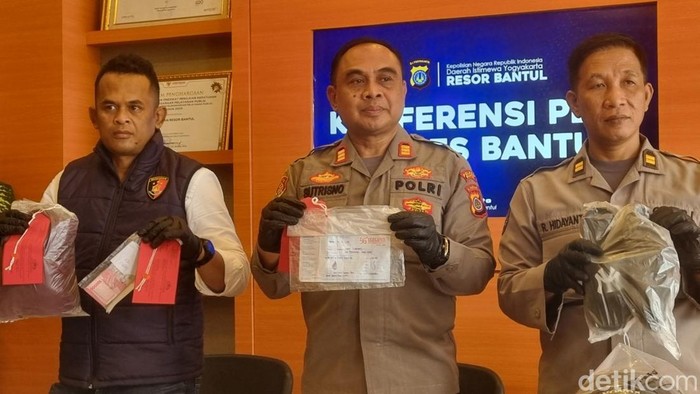 Polsek Sewon mengungkap pelaku penjambretan perhiasan milik seorang nenek di Sewon, Bantul ternyata sudah beraksi belasan kali. 