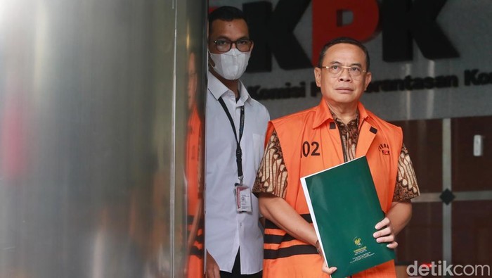 Tersangka kasus dugaan pemerasan, Sudewo kembali menjalani pemeriksaan lanjutan di Gedung Merah Putih Komisi Pemberantasan Korupsi, Jakarta, Rabu (13/5/2026). Pemeriksaan dilakukan untuk mendalami perkara dugaan pemerasan dalam pengisian jabatan perangkat desa di lingkungan Pemerintah Kabupaten Pati.