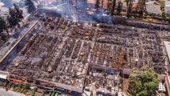 Sisa-sisa Toko Home Depot yang Terbakar (San Jose, CA, AS) Foto: Boredpanda