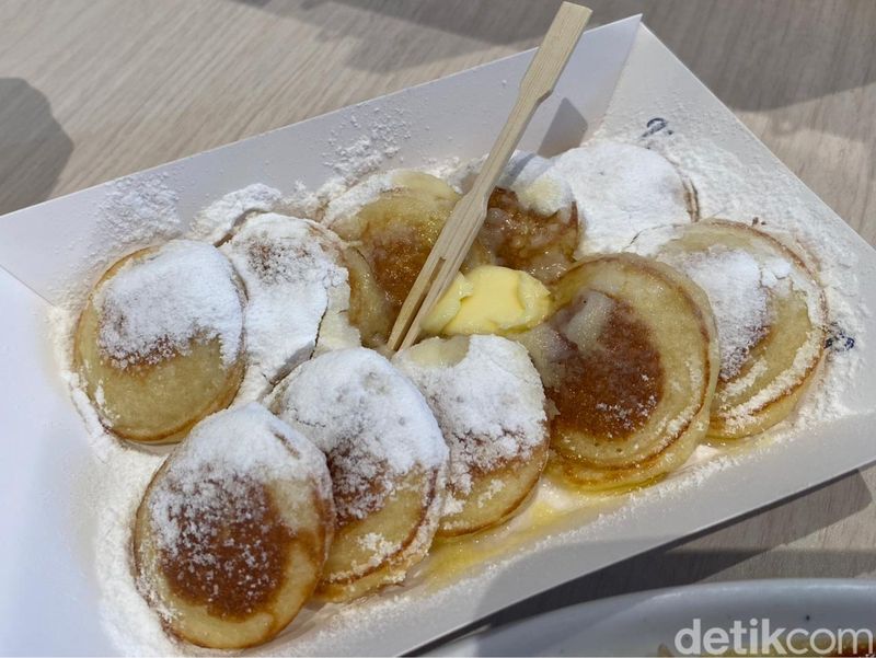 Little Amsterdam di PIM 5 yang tawarkan menu khas Belanda