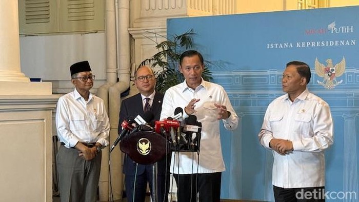 Menko AHY usai rapat dengan Prabowo di Istana