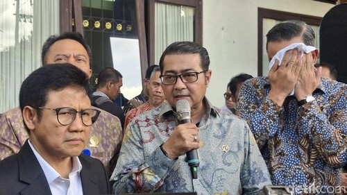 Menteri Ekonomi Kreatif / Kepala Badan Ekonomi Kreatif Teuku Riefky Harsya saat memberi sambutan di acara Akad Massal KUR 1.000 UMKM Ekonomi Kreatif dan Bursa Wirausaha Unggulan di Provinsi Bali, Rabu (13/5/2026). (Fabiola Dianira)