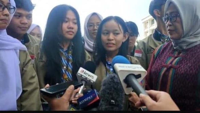 Ocha, peserta lomba cerdas cermat MPR usai bertemu dengan Wapres Gibran (dok.istimewa)
