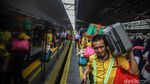 Pasar Pasar Senen Padat Penumpang Jelang Libur Panjang