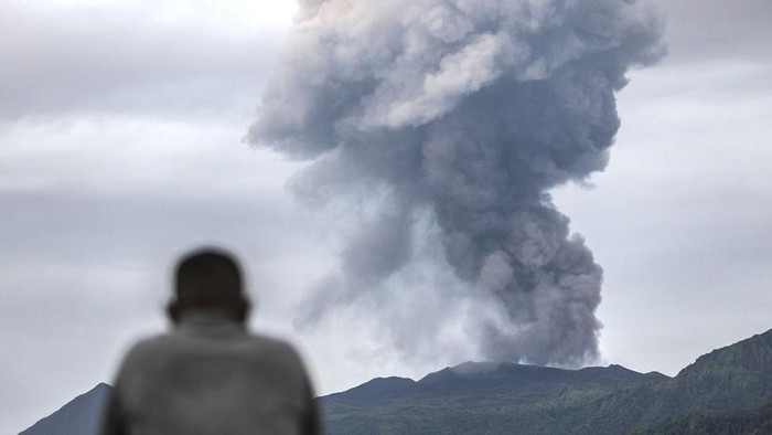 Guide WN Singapura Saat Dukono Erupsi: Saya Ingin Sujud Minta Maaf ke Orang Tuanya