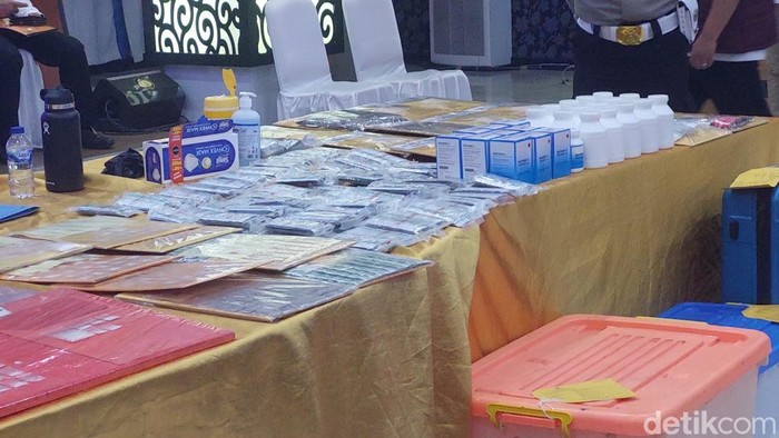 Penampakan psikotropika yang diamankan Polda Jabar