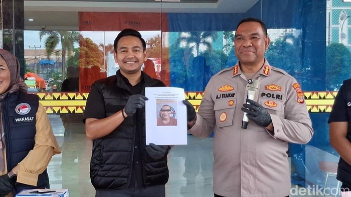 Polisi menunjukkan foto bandar narkoba lintas provinsi yang ditangkap di Lampung