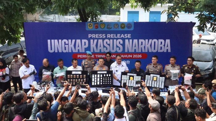 Polres Bogor menangkap pegawai kecamatan berinisial AW karena penyalahgunaan narkoba. AW sudah menggunakan sabu sejak 2024 dan kini menjalani rehabilitasi. (dok Istimewa)
