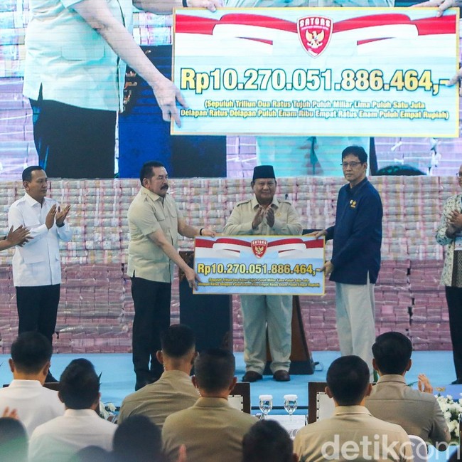 Prabowo Hadiri Penyerahan Uang Rampasan Rp10,2 Triliun di Kejagung