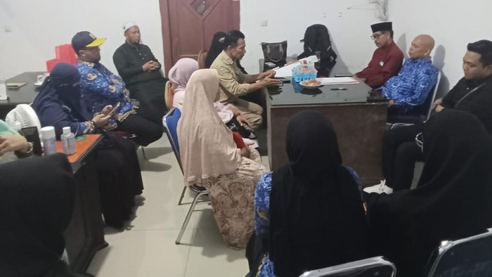 Proses mediasi orang tua bayi, pondok Quran, pemerintah setempat dengan UPT PPA Pemkab Maros.