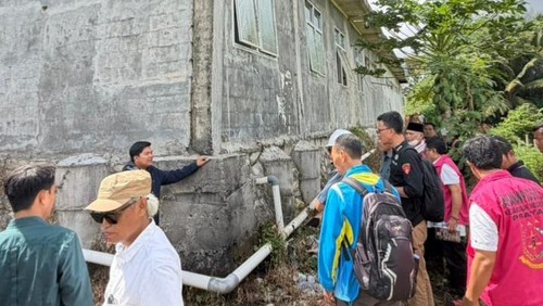 Sidang lapangan di proyek lokasi pembangunan Gedung Puskesmas Batu Jangkih, Kecamatan Praya Barat, pada Selasa (12/5/2026). Foto: (Kejari Lombok Tengah)