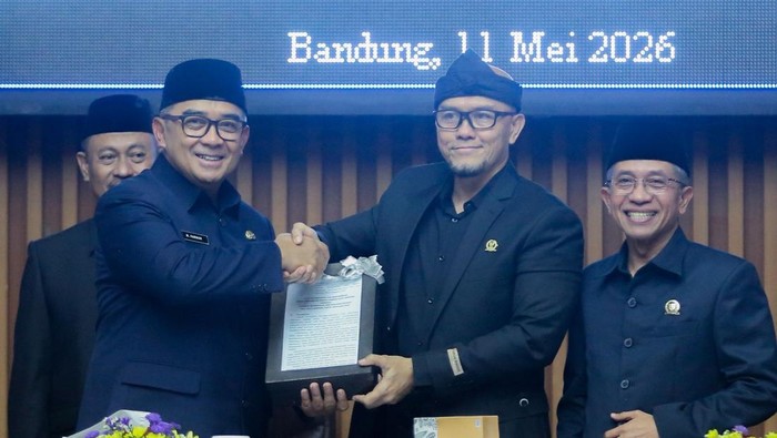Rapat paripurna Pansus LKPJ Kota Bandung.