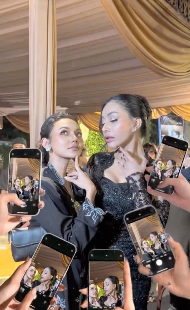 Momen Kocak Pertemuan Rina Nose & Denada, Jadi Ajang 'Adu Hidung'
