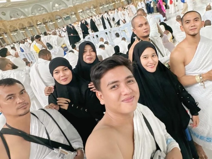 Bersyukur Rizki DA Sudah di Makkah Jelang Haji
