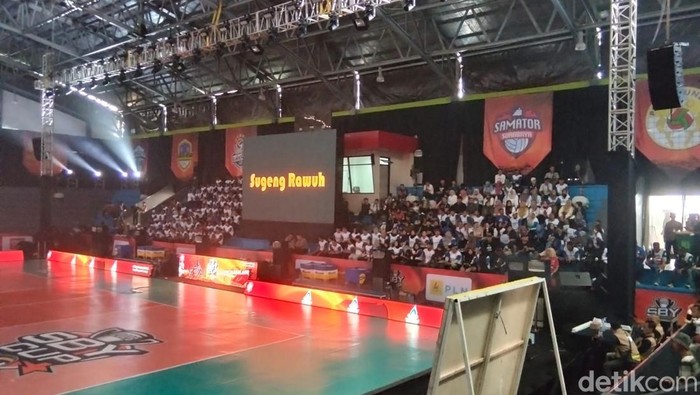 Suasana GOR Samapta Kota Magelang jelang pembukaan turnamen voli SBY Cup 2026, Rabu (13/5/2026).