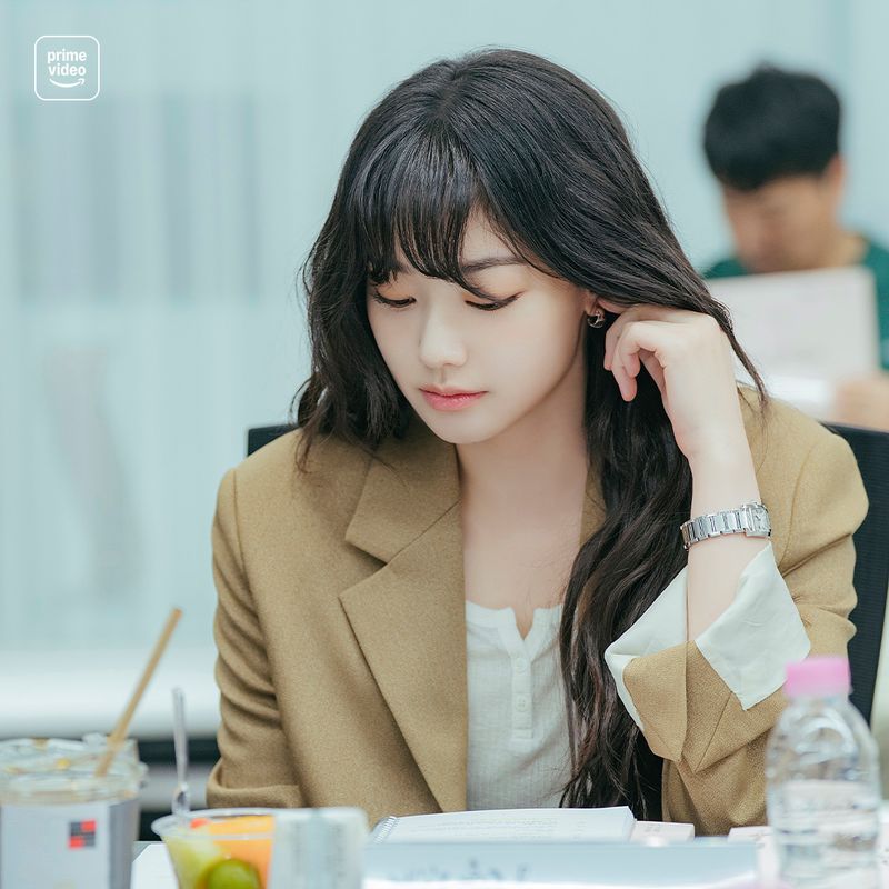 Pemain drama Korea See You At Work Tomorrow! di sesi reading naskah perdana.