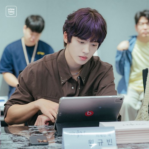 Pemain drama Korea See You At Work Tomorrow! di sesi reading naskah perdana.